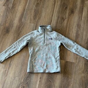 Patagonia Women’s Grey 1/4 zip Pullover Jacket